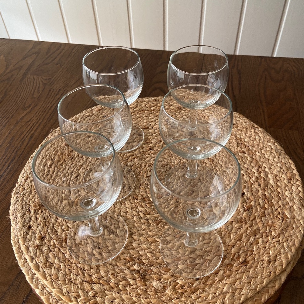 Six Vintage Matching Wine Glasses Exc